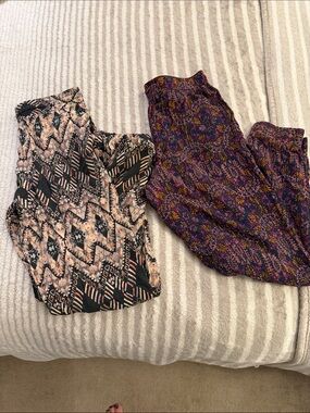 Mossimo Supply Co. Printed Lounge Elastic Bottom Pants.  Purple, Black & Pink